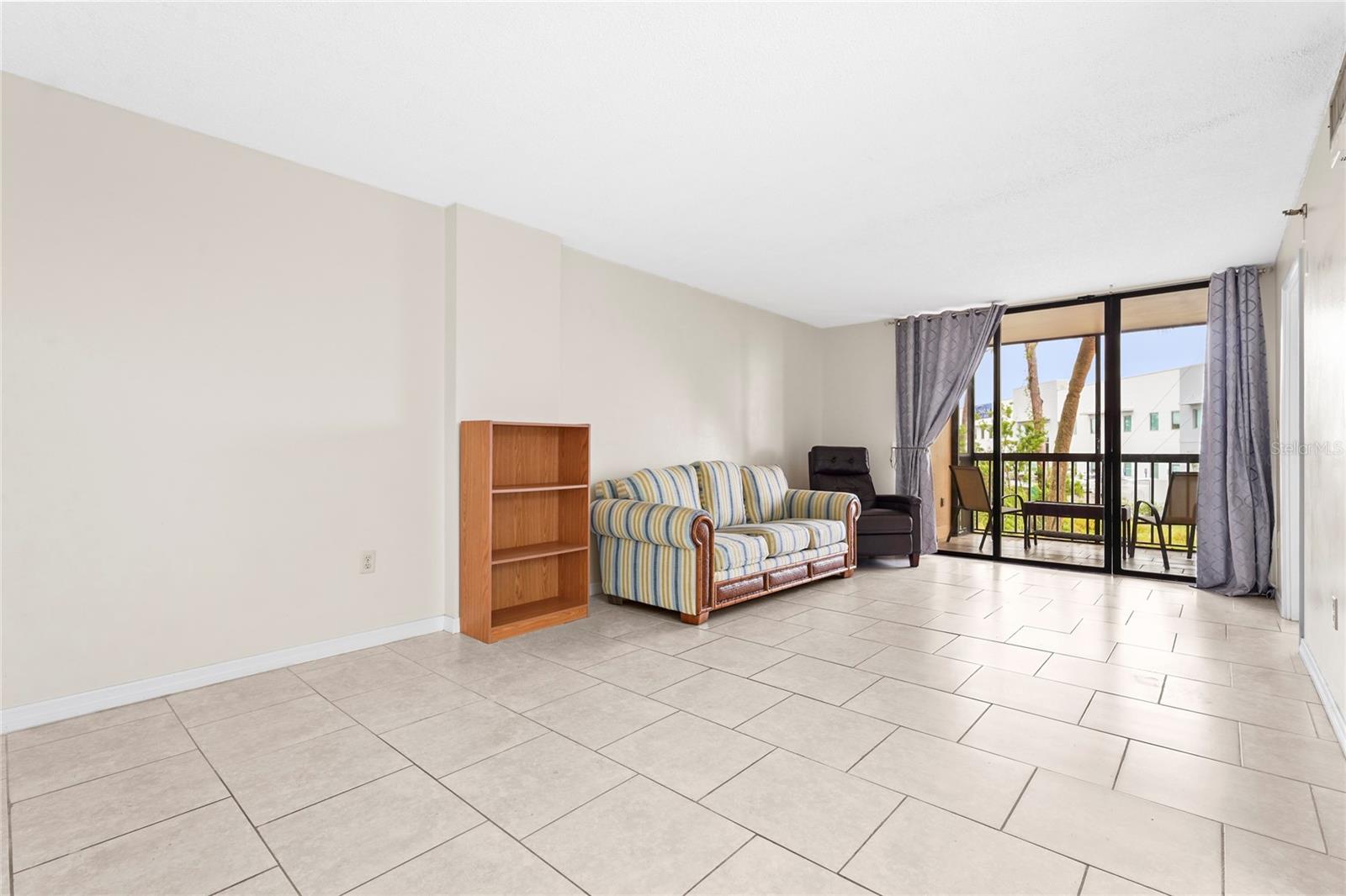 Image 17 of 51 For 3006 Caring Way 210