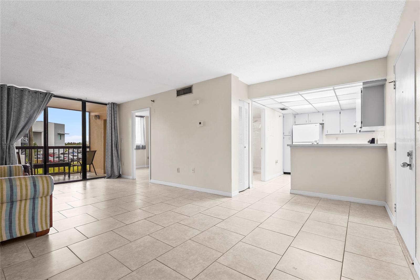 Image 18 of 51 For 3006 Caring Way 210