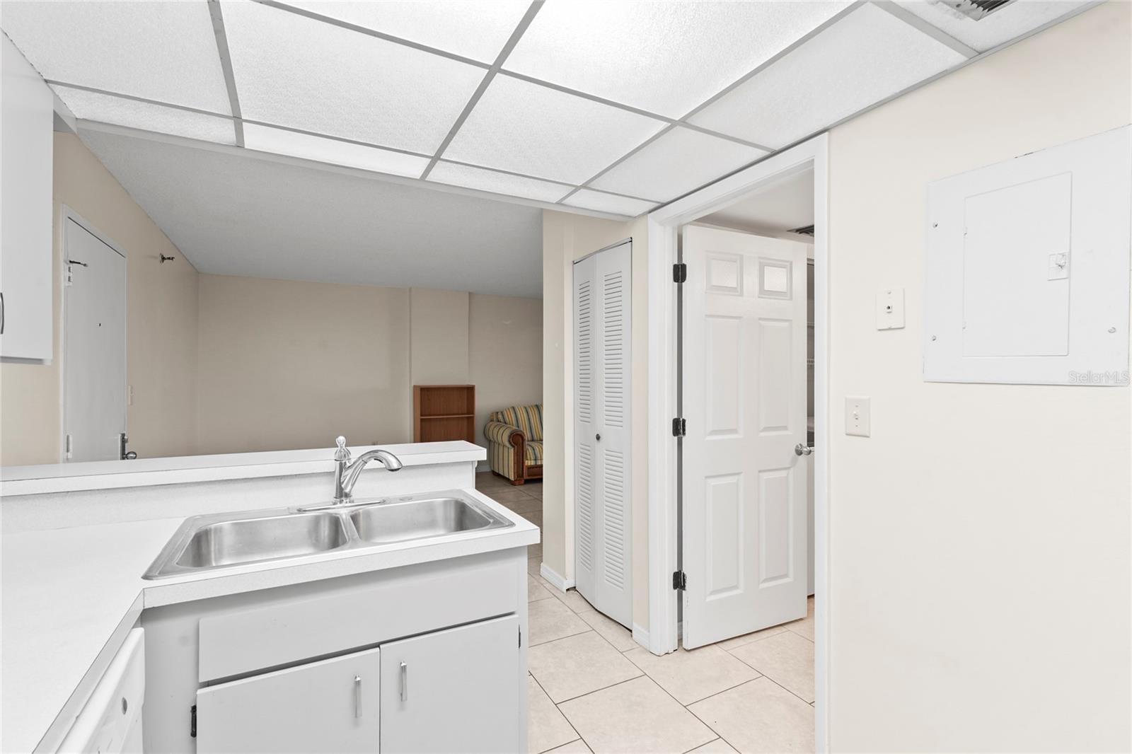 Image 21 of 51 For 3006 Caring Way 210