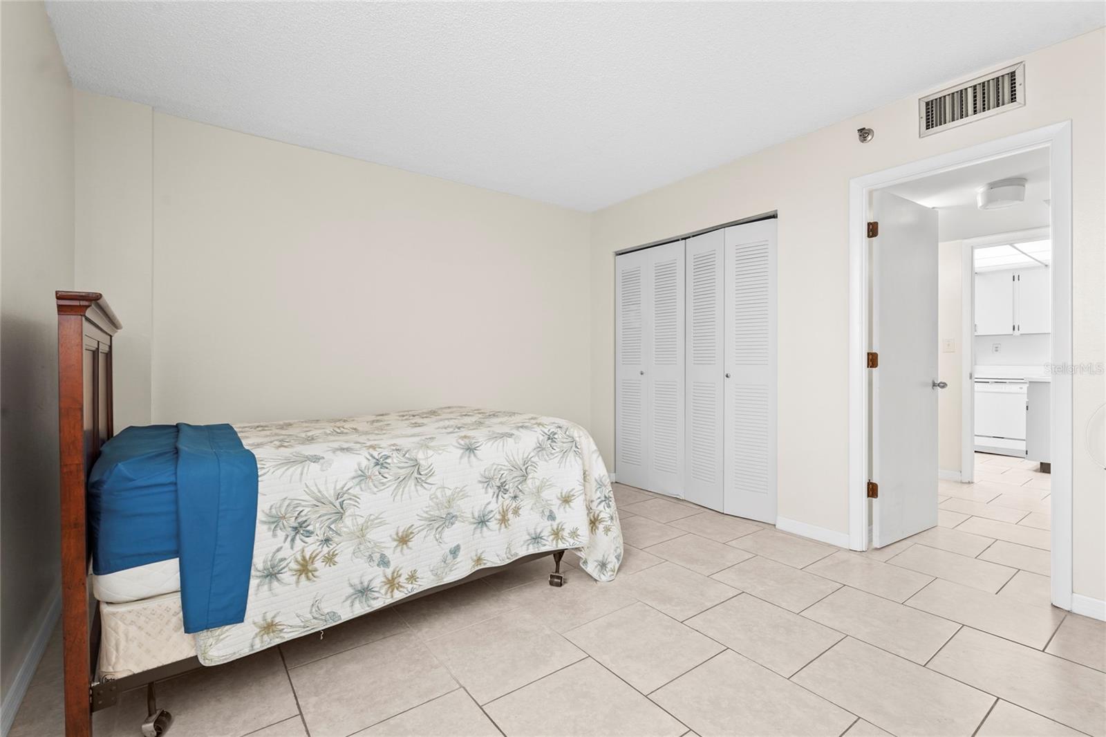 Image 27 of 51 For 3006 Caring Way 210