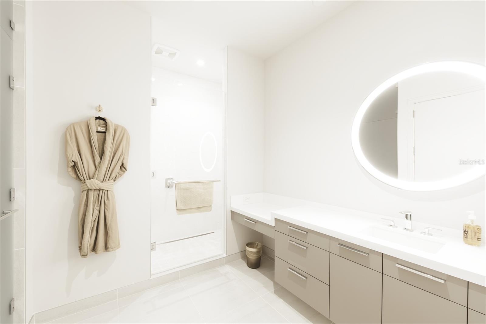 Image 32 of 65 For 1591 Gulf Of Mexico Drive 619