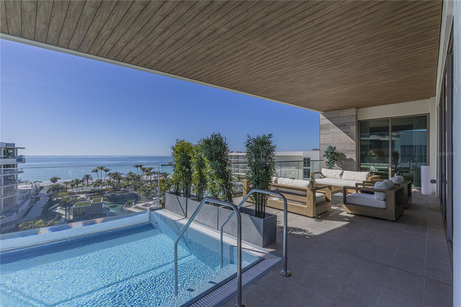 Image 38 of 65 For 1591 Gulf Of Mexico Drive 619