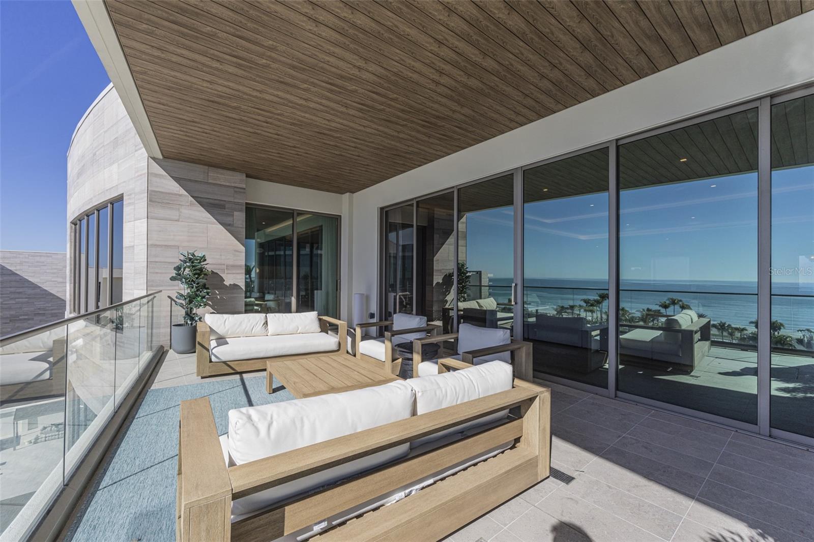 Image 40 of 65 For 1591 Gulf Of Mexico Drive 619