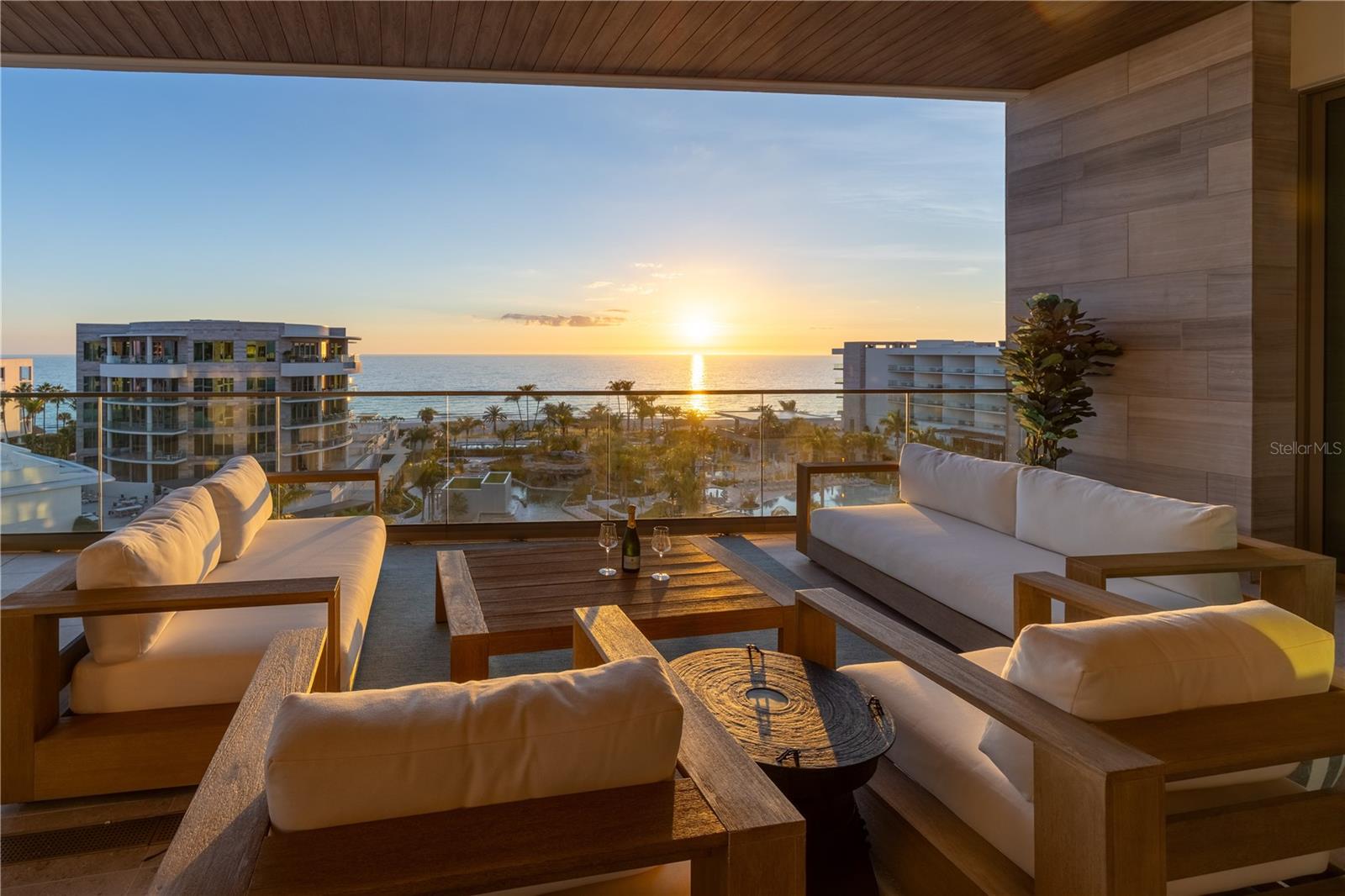 Image 48 of 65 For 1591 Gulf Of Mexico Drive 619