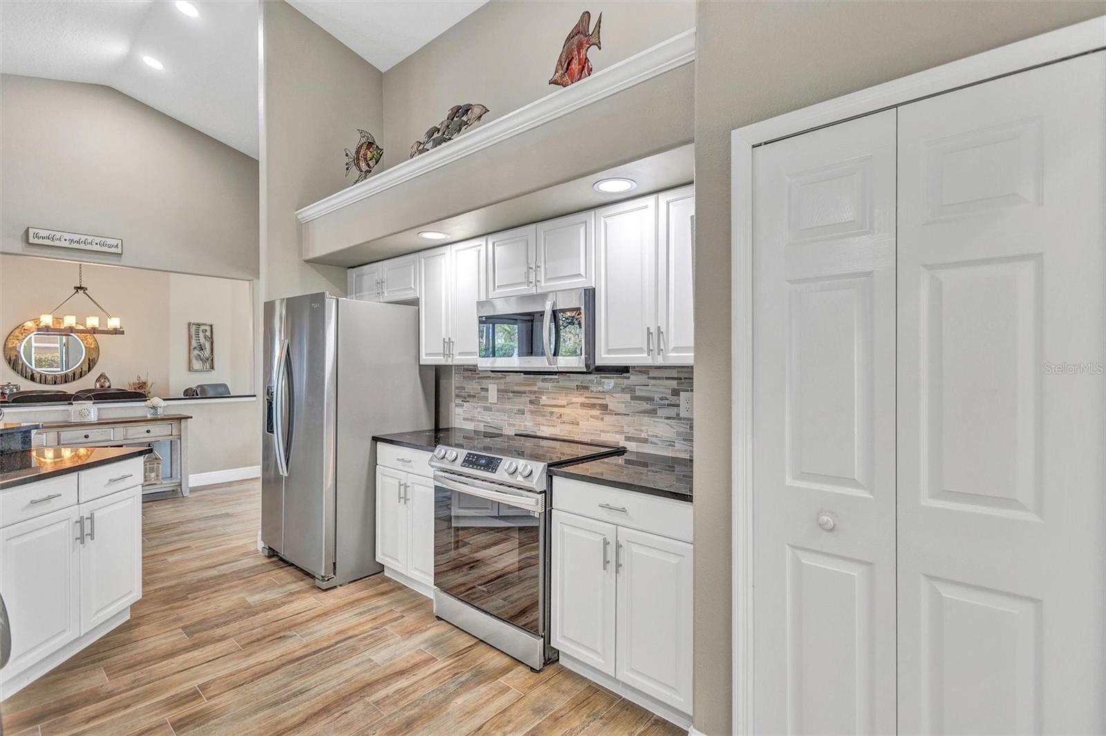 Image 14 of 54 For 4984 Wild Daisy Lane