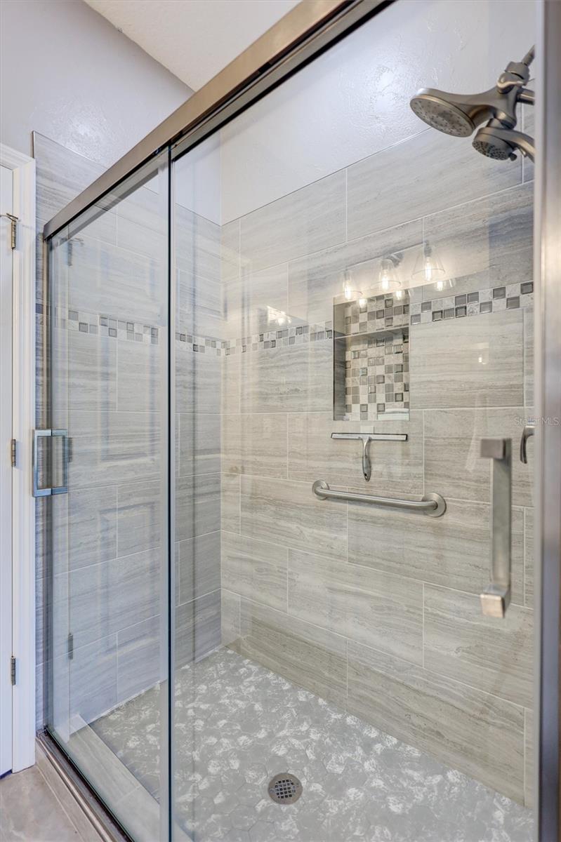 Image 42 of 54 For 4984 Wild Daisy Lane