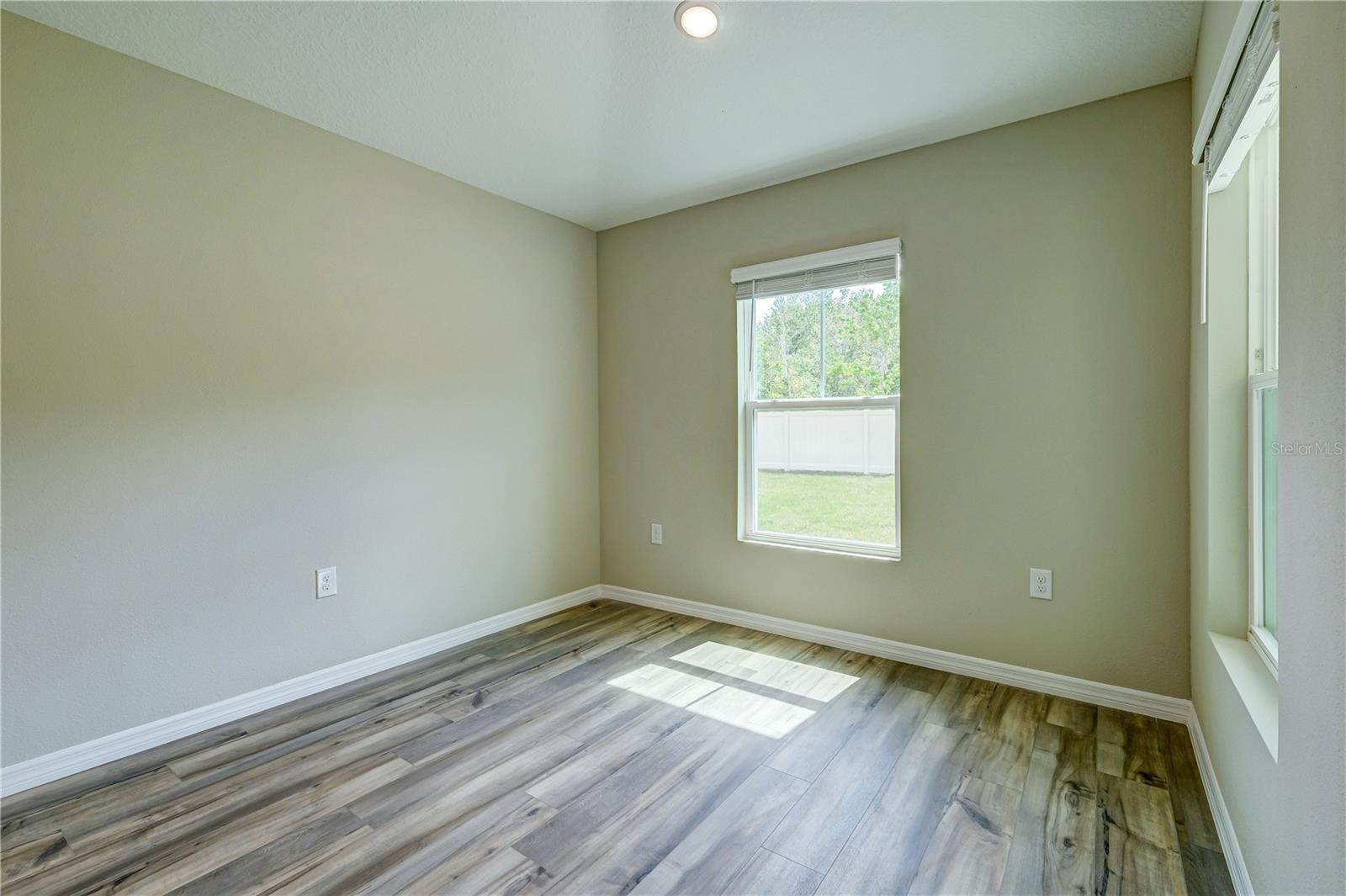 Image 17 of 33 For 12730 Hysmith Loop