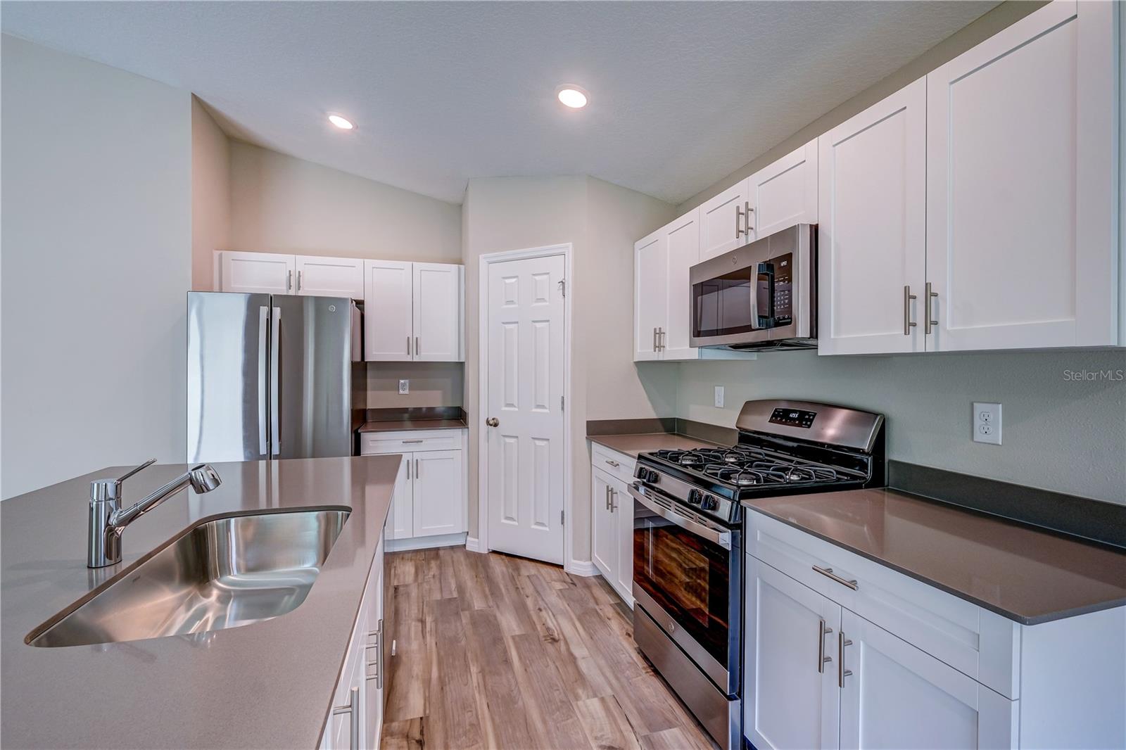 Image 6 of 33 For 12730 Hysmith Loop