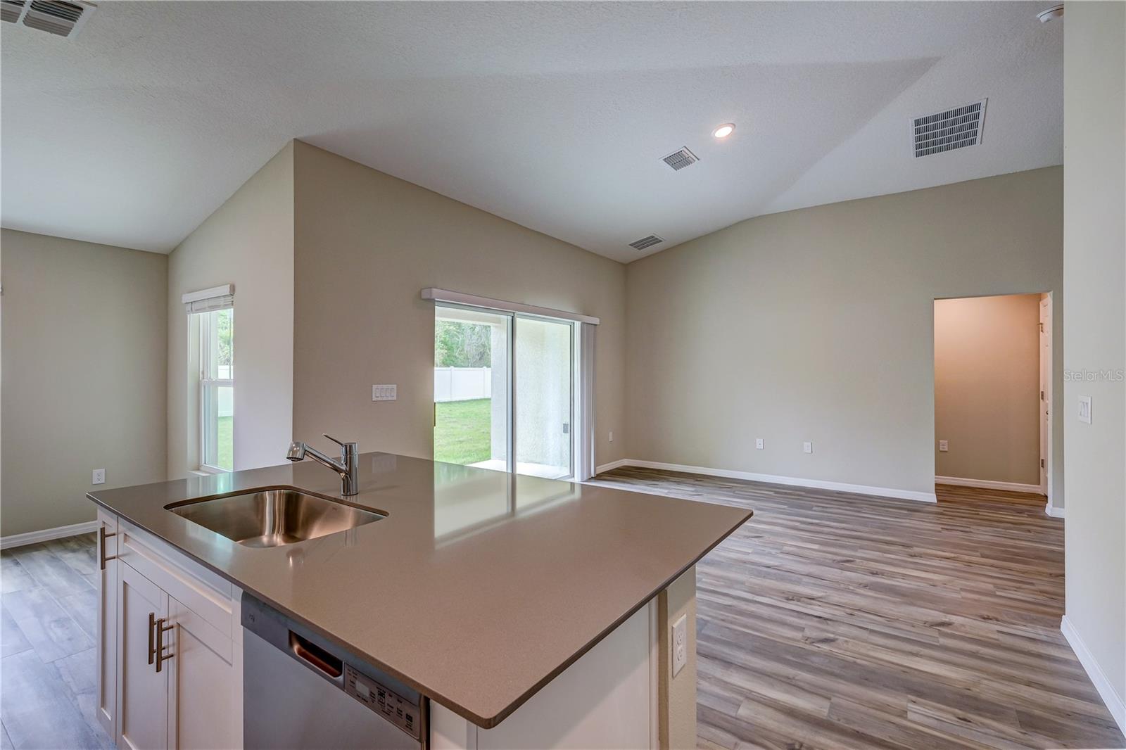 Image 7 of 33 For 12730 Hysmith Loop