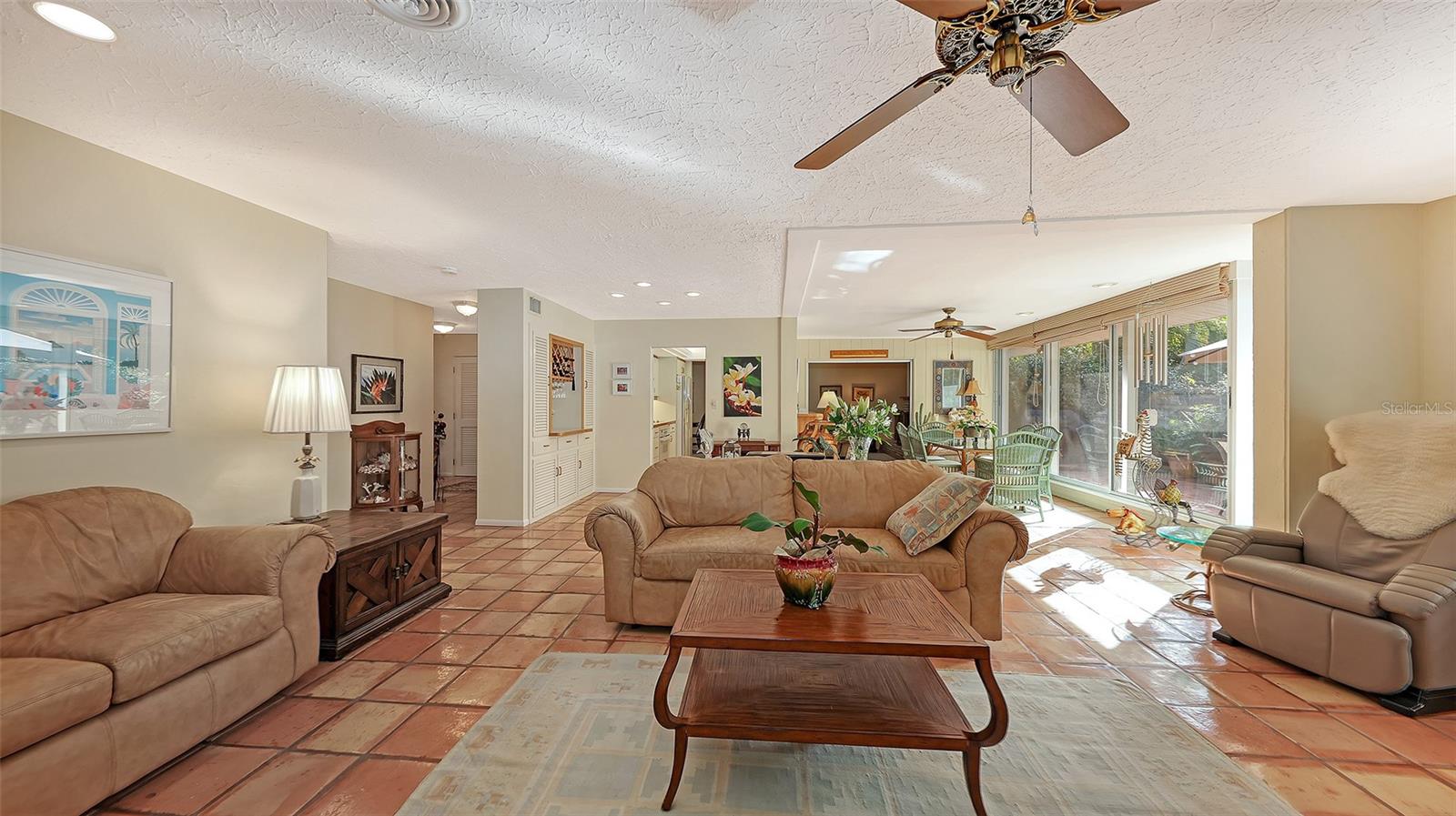 Image 11 of 46 For 1672 Shoreland Drive