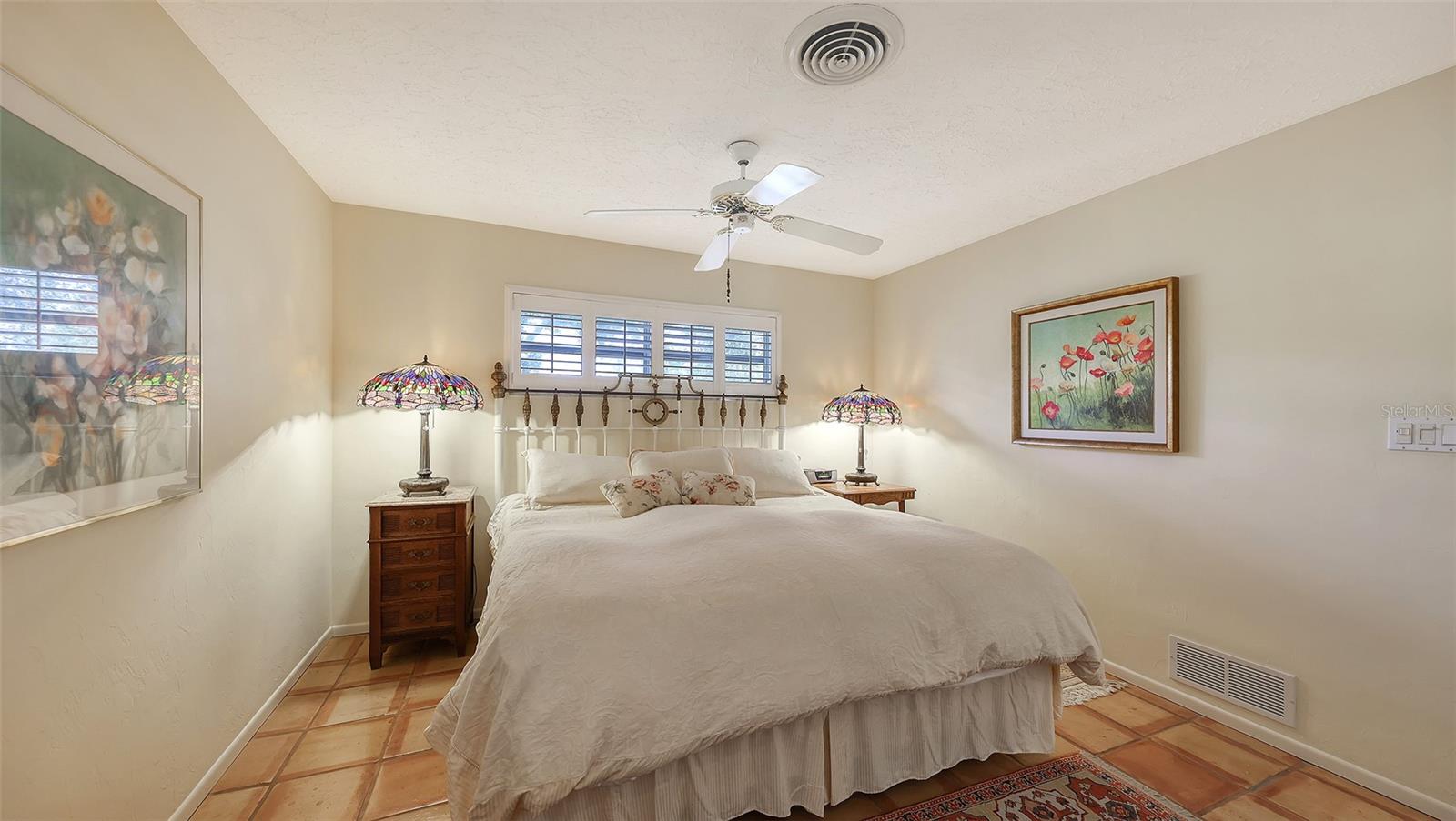 Image 21 of 46 For 1672 Shoreland Drive