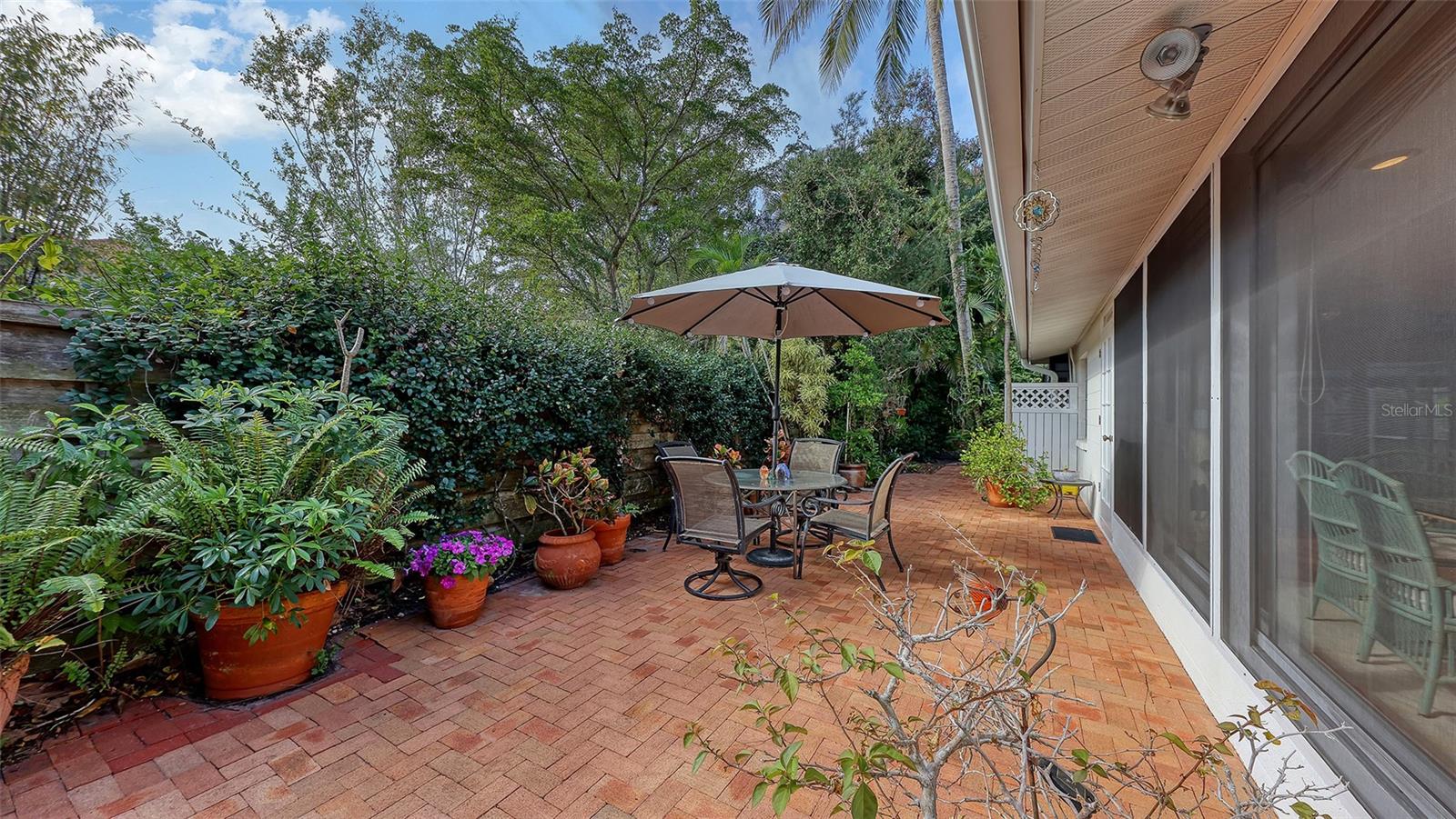 Image 36 of 46 For 1672 Shoreland Drive