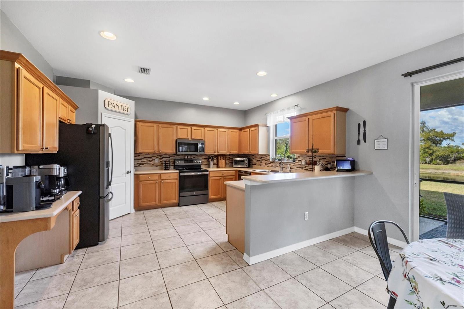 Image 18 of 91 For 8323 Haven Harbour Way