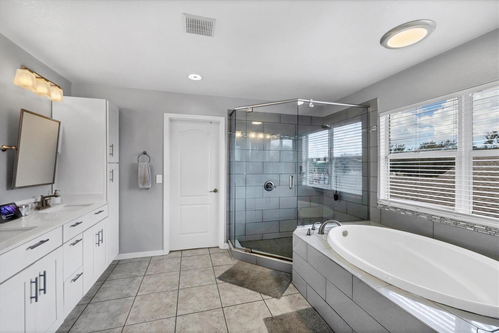 Image 27 of 91 For 8323 Haven Harbour Way