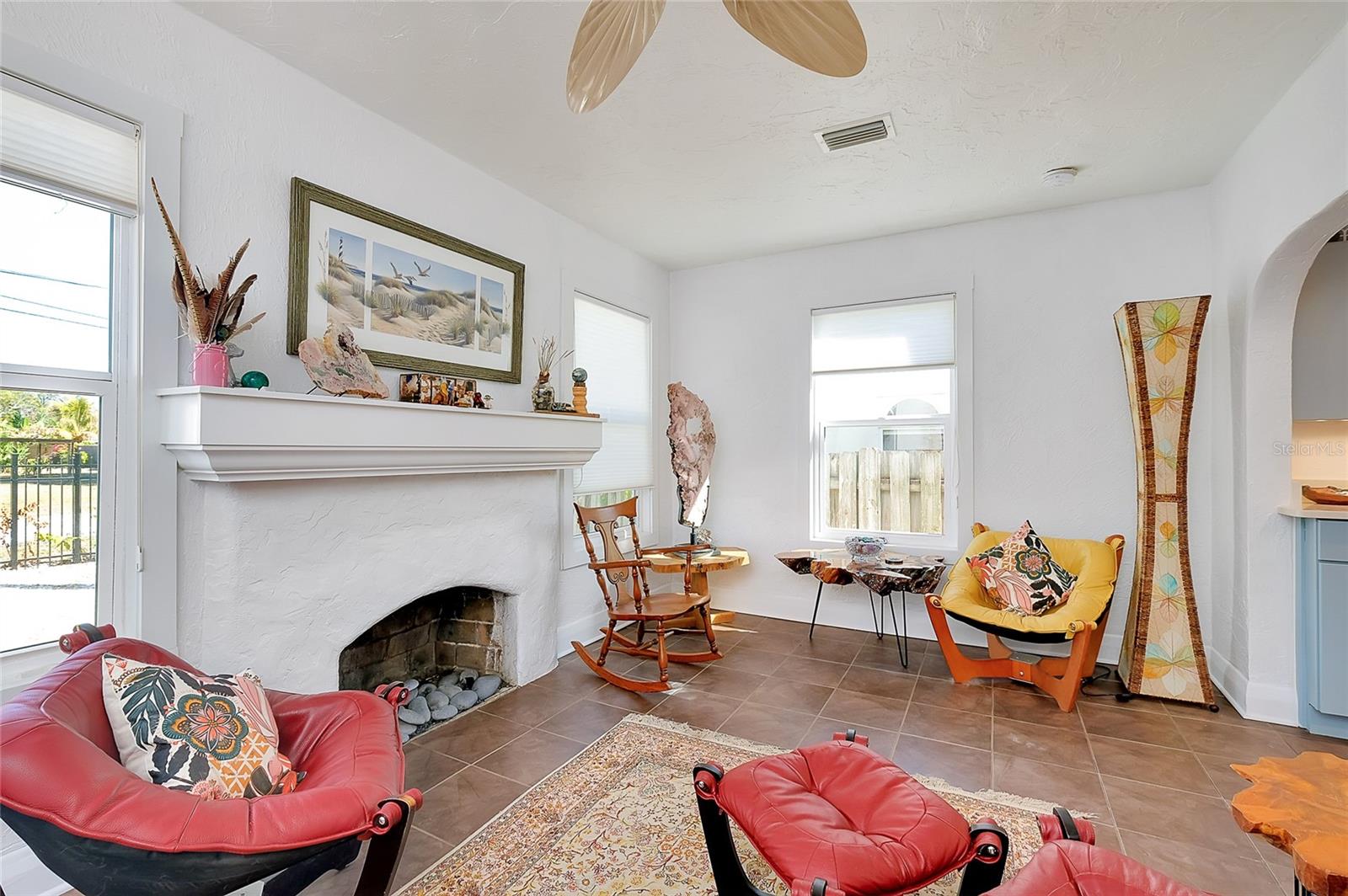 Listing photo id 9 for 223 Palmetto Road W