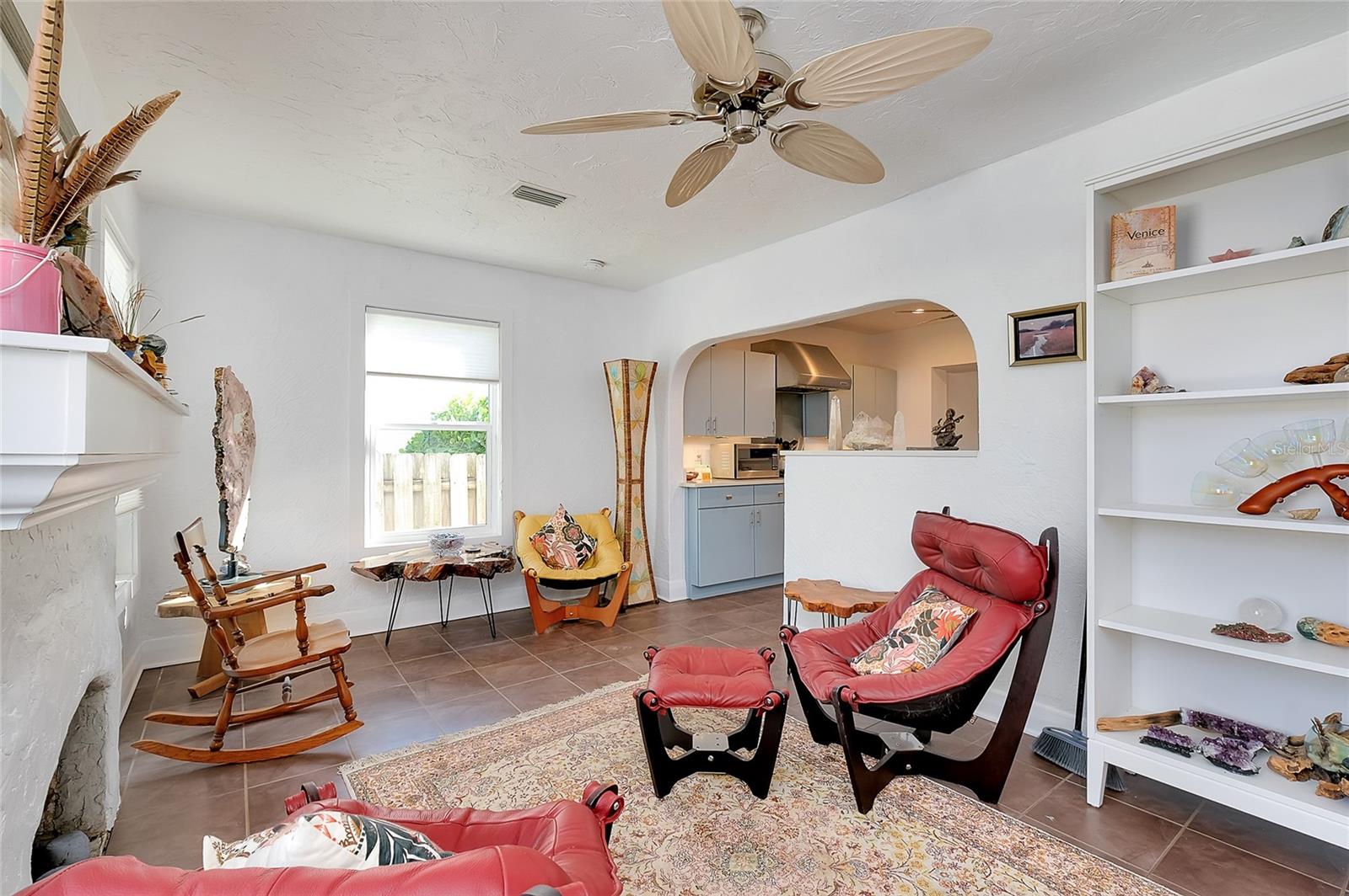 Listing photo id 10 for 223 Palmetto Road W