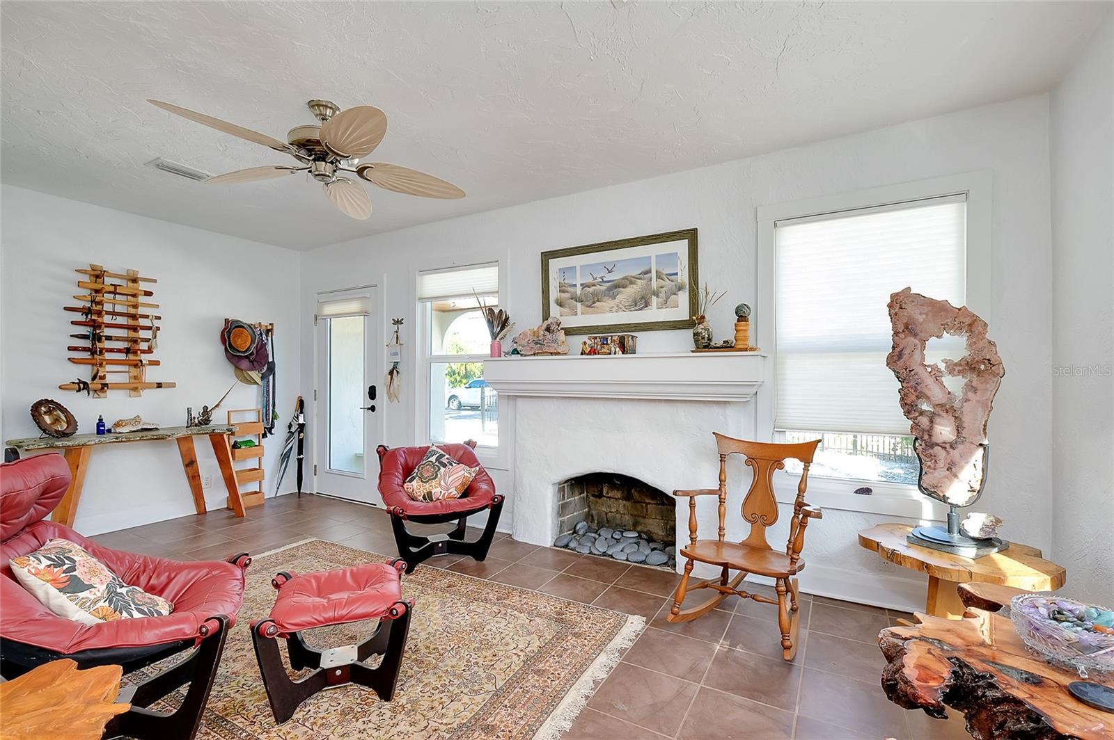 Listing photo id 13 for 223 Palmetto Road W