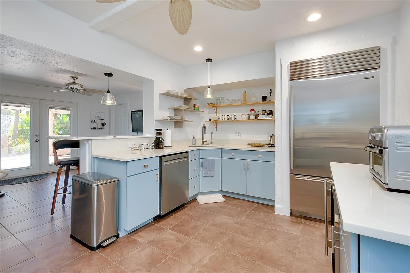 Listing photo id 16 for 223 Palmetto Road W