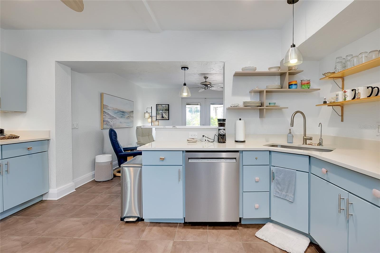 Listing photo id 21 for 223 Palmetto Road W