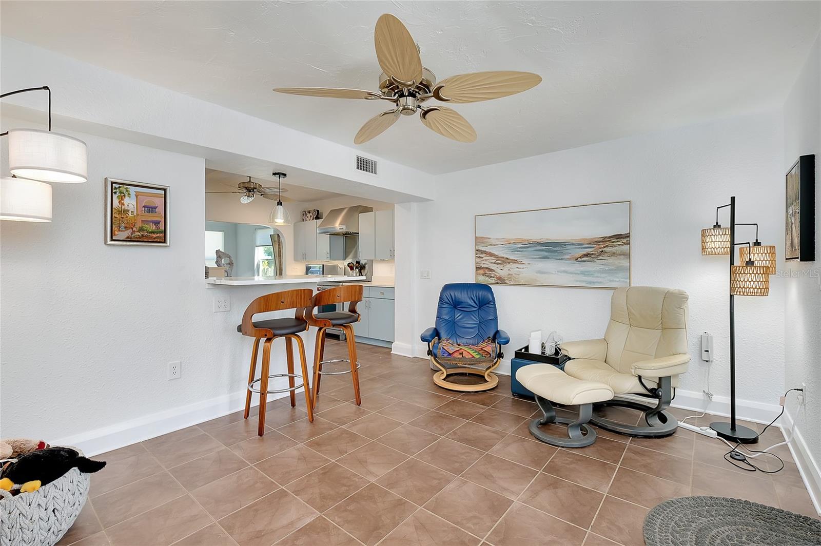 Listing photo id 25 for 223 Palmetto Road W
