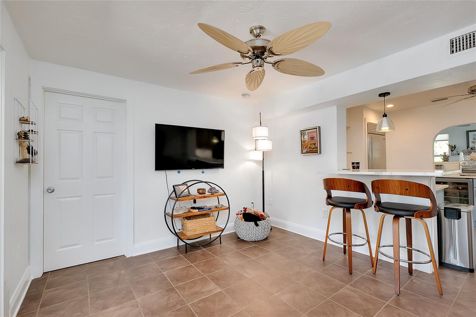 Listing photo id 26 for 223 Palmetto Road W