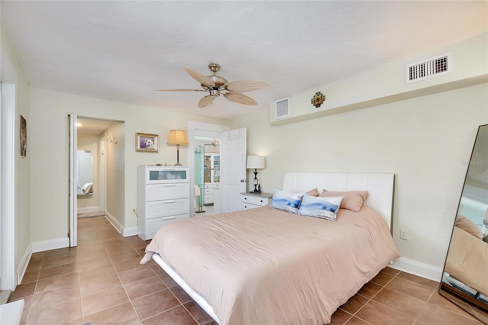 Listing photo id 32 for 223 Palmetto Road W