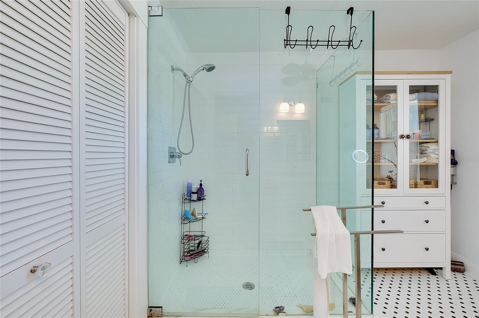 Listing photo id 36 for 223 Palmetto Road W