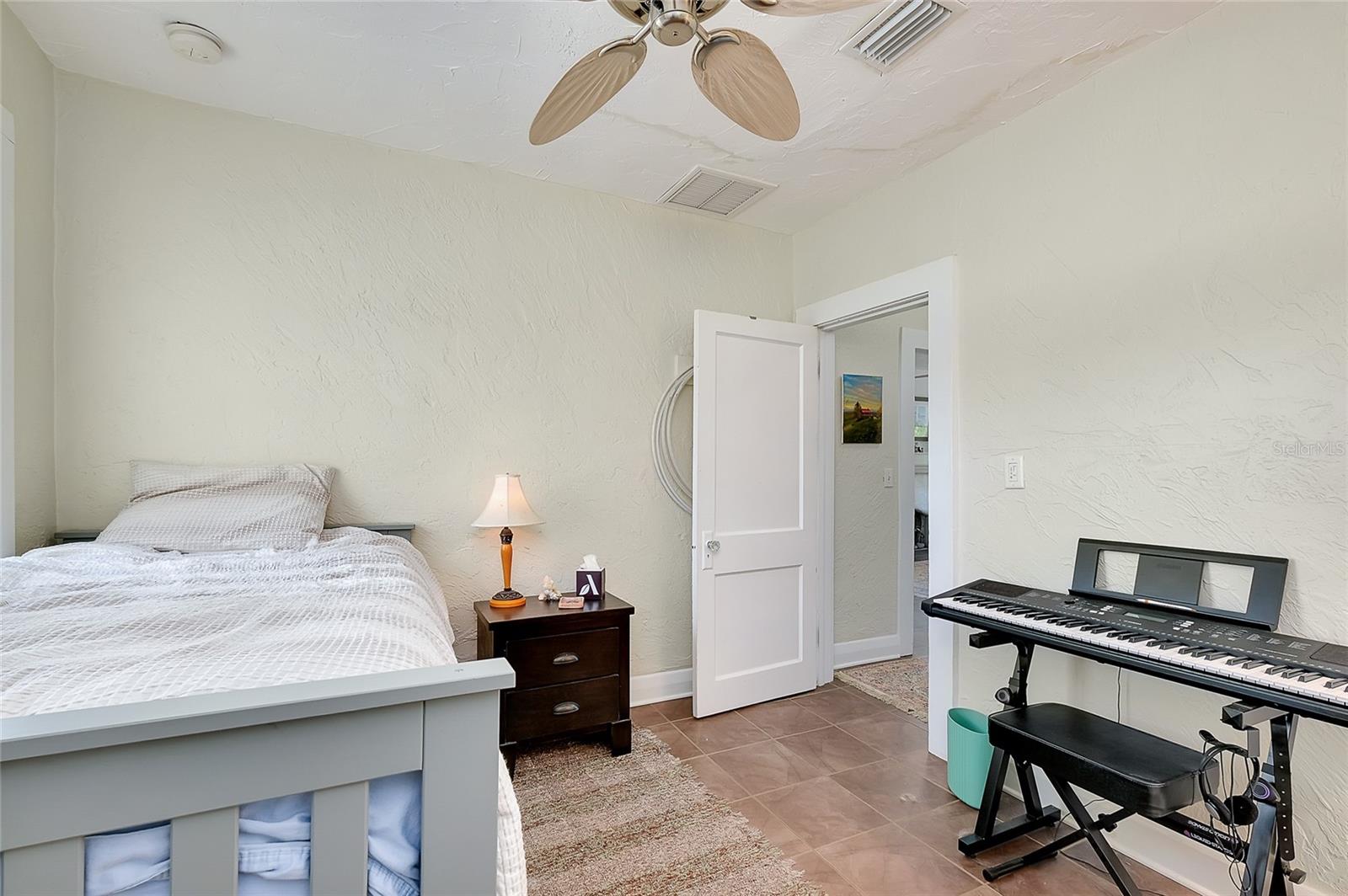 Listing photo id 41 for 223 Palmetto Road W