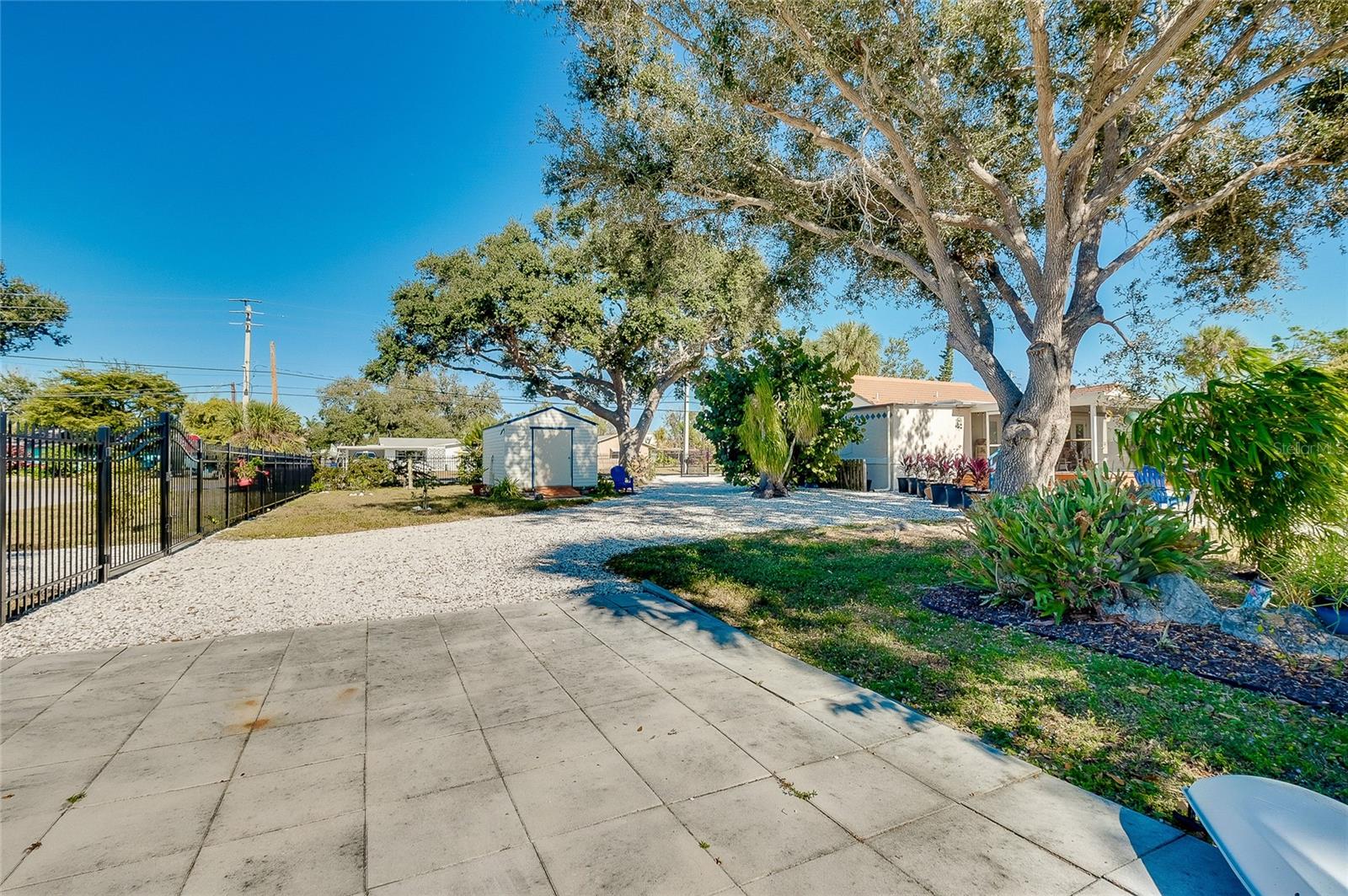 Listing photo id 71 for 223 Palmetto Road W