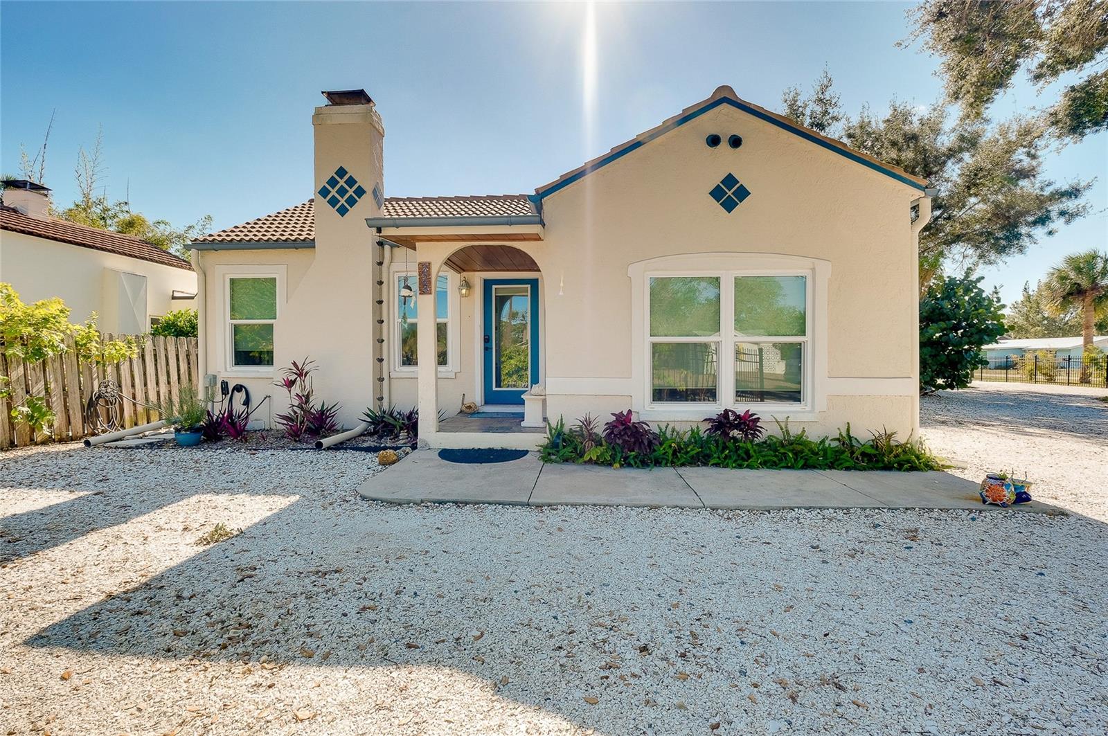 Listing photo id 80 for 223 Palmetto Road W