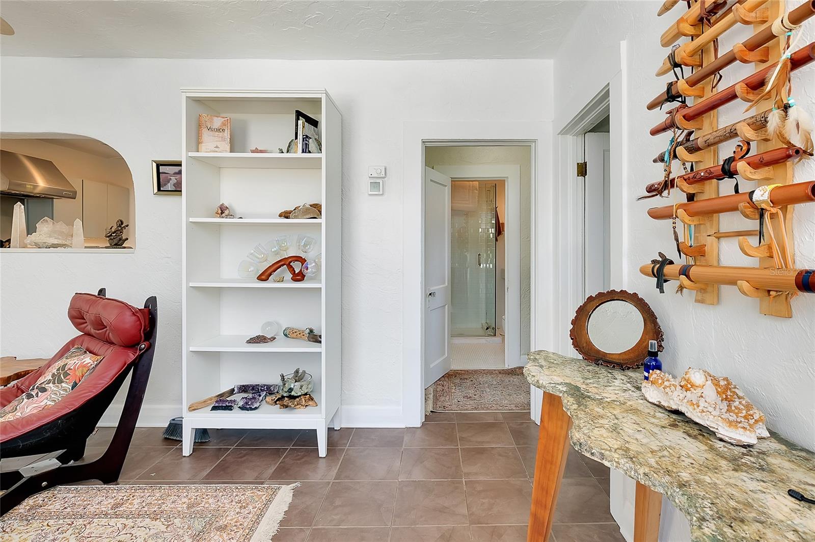 Listing photo id 7 for 223 Palmetto Road W