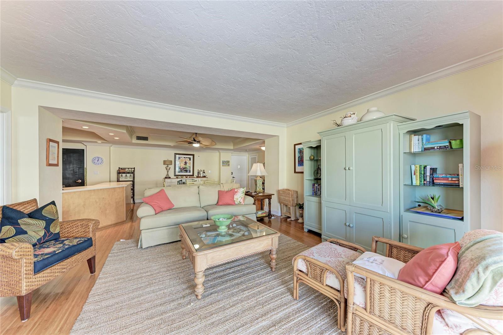 Listing photo id 9 for 1212 Benjamin Franklin Drive 208