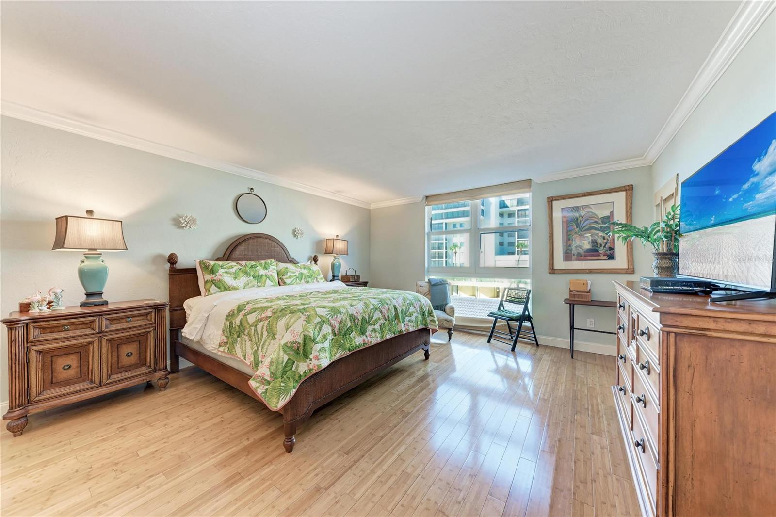 Listing photo id 10 for 1212 Benjamin Franklin Drive 208