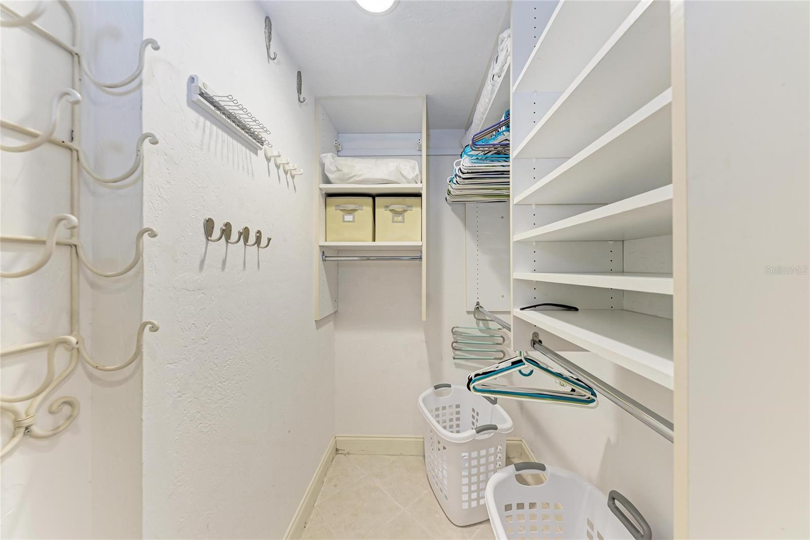 Listing photo id 13 for 1212 Benjamin Franklin Drive 208