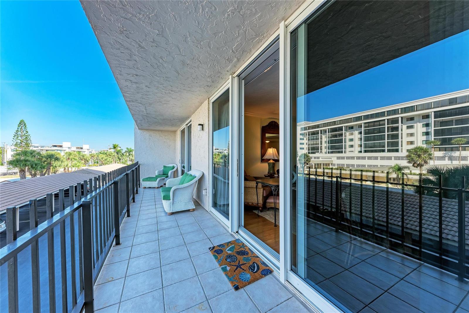 Listing photo id 19 for 1212 Benjamin Franklin Drive 208