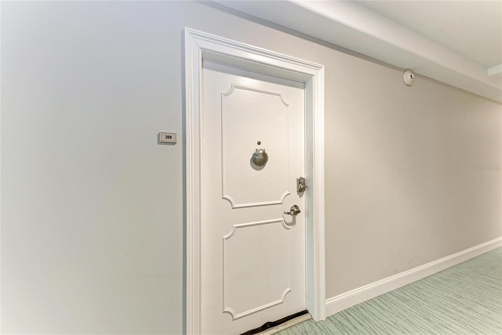 Listing photo id 1 for 1212 Benjamin Franklin Drive 208