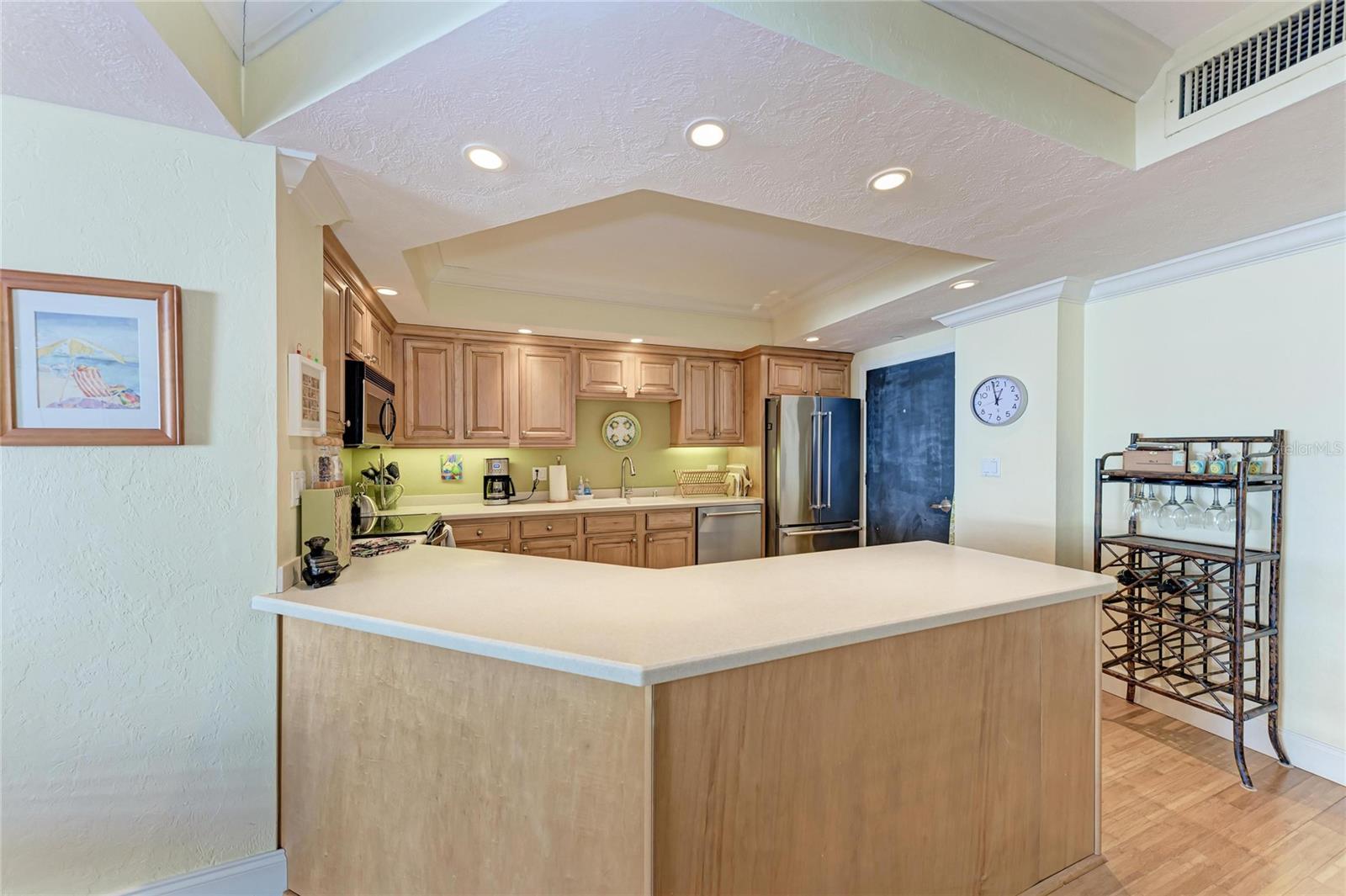 Listing photo id 4 for 1212 Benjamin Franklin Drive 208