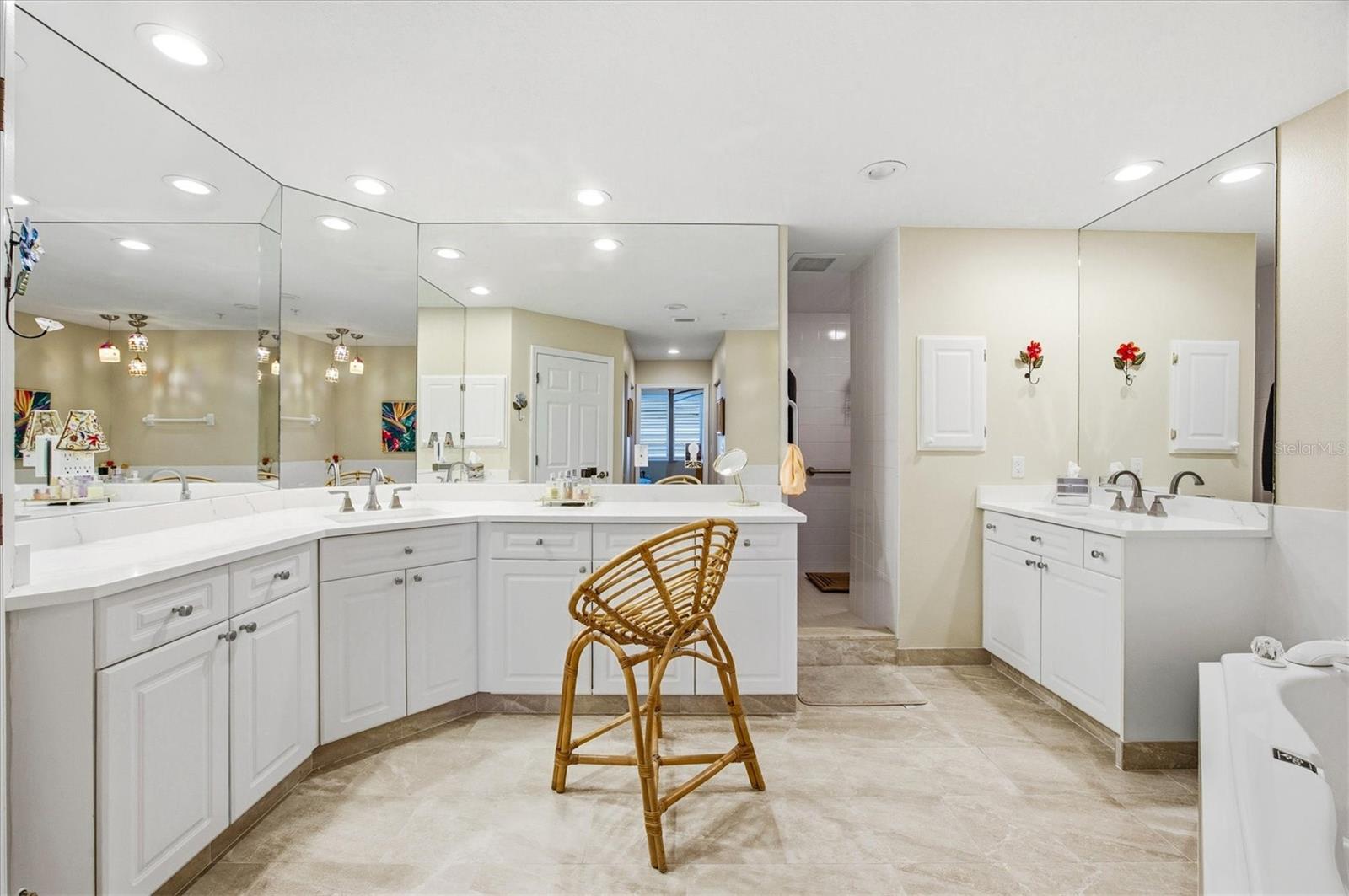 Image 18 of 52 For 232 Hidden Bay Drive 303