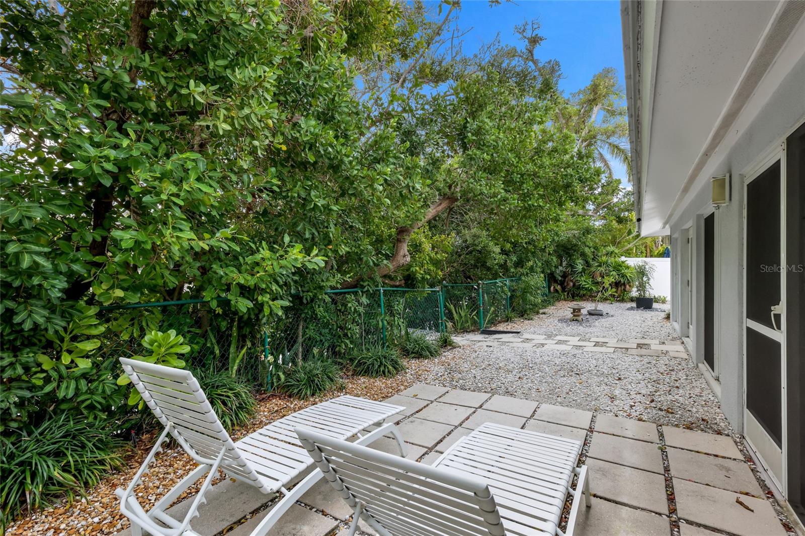 Image 27 of 60 For 413 Poinsettia Road