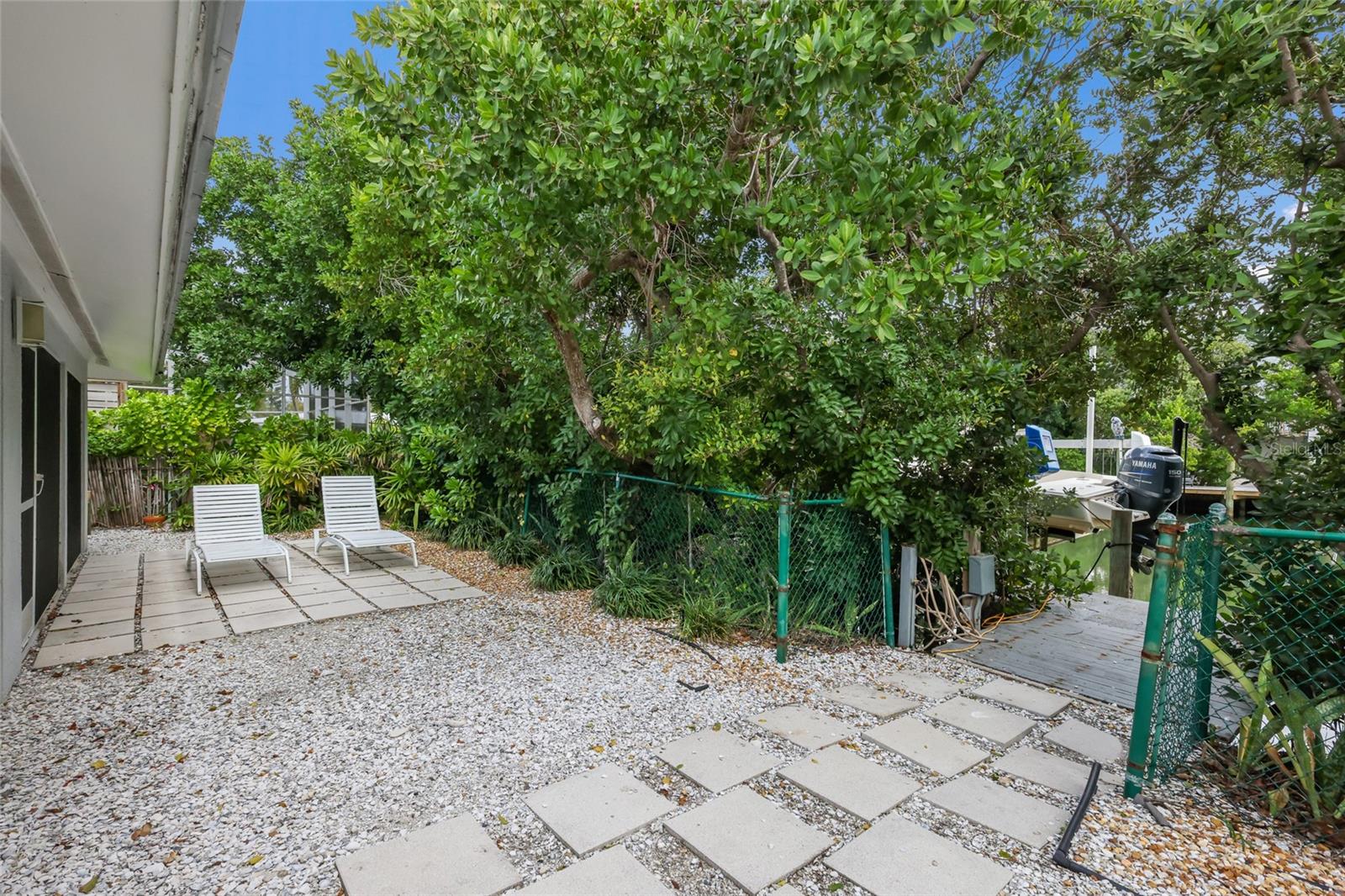 Image 29 of 60 For 413 Poinsettia Road