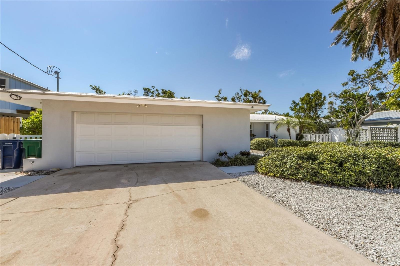 Image 3 of 60 For 413 Poinsettia Road