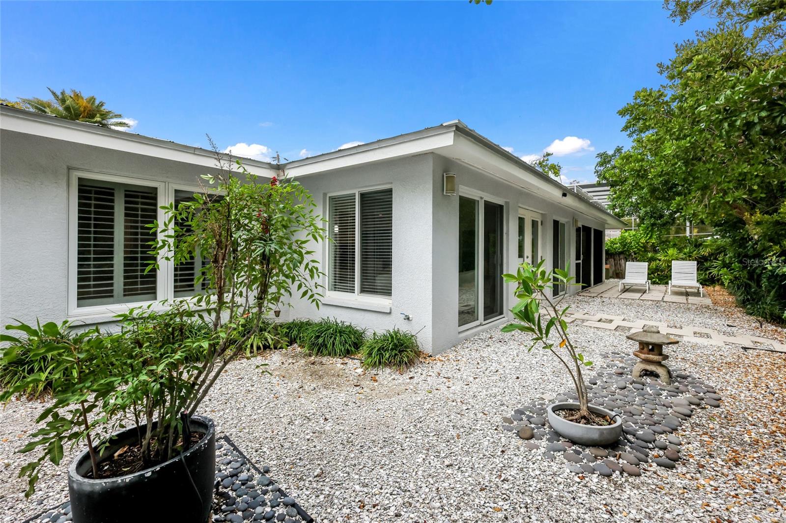 Image 32 of 60 For 413 Poinsettia Road