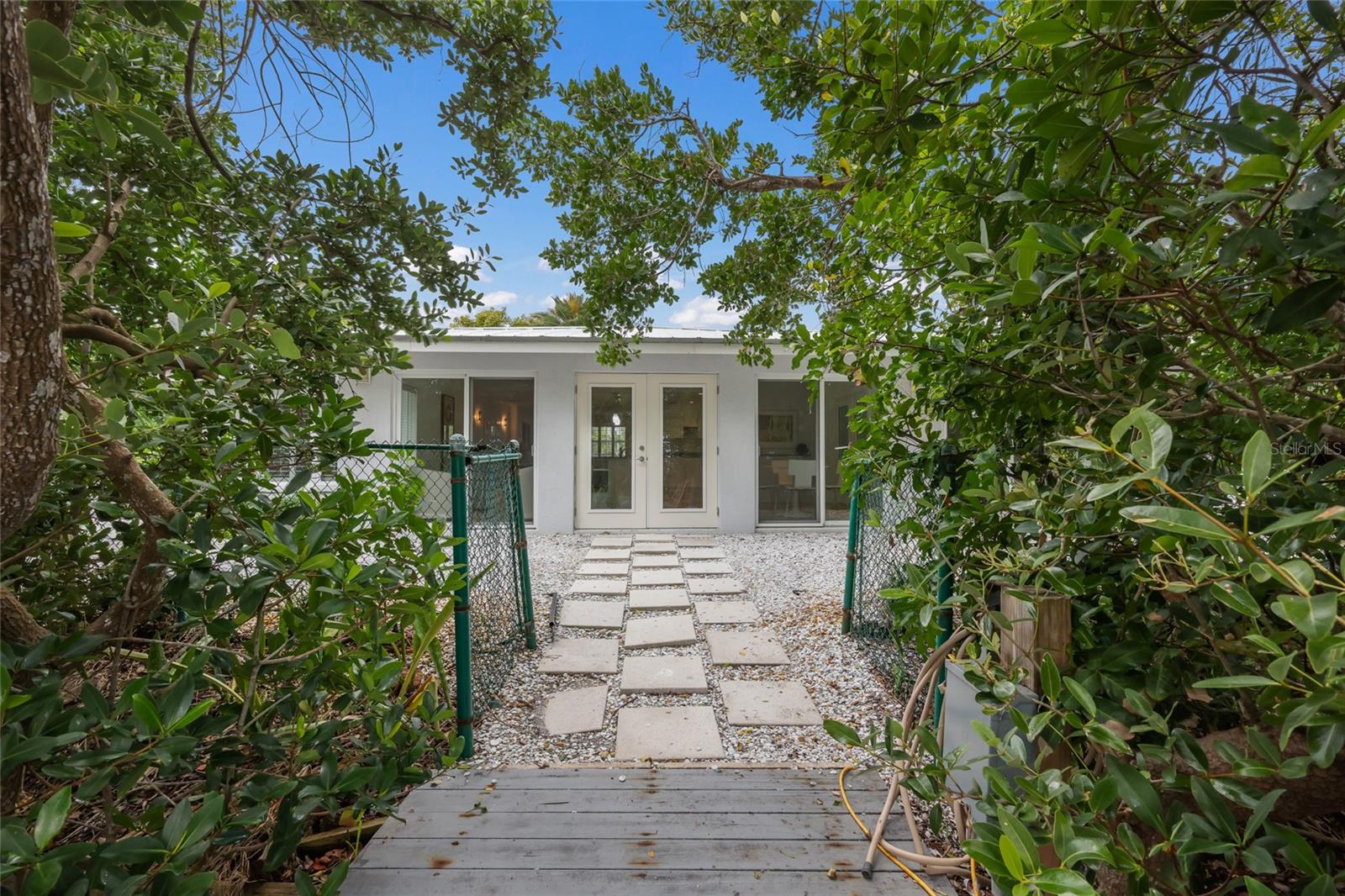 Image 34 of 60 For 413 Poinsettia Road