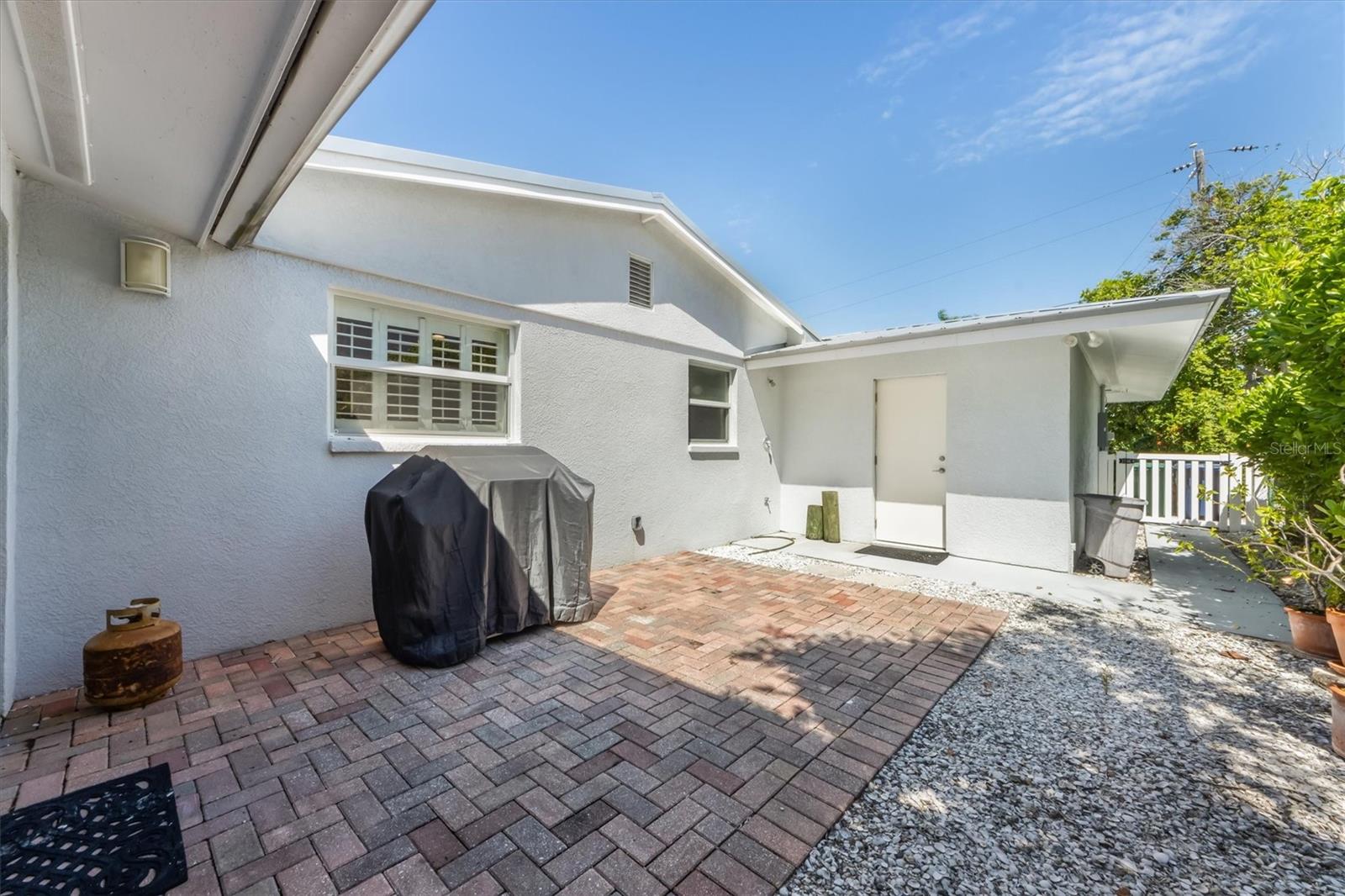 Image 41 of 60 For 413 Poinsettia Road