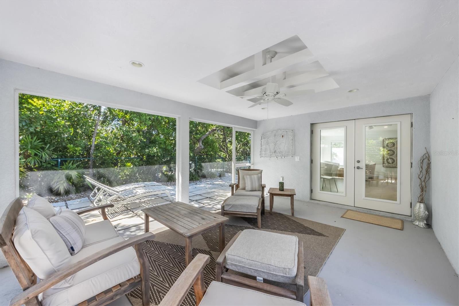 Image 43 of 60 For 413 Poinsettia Road