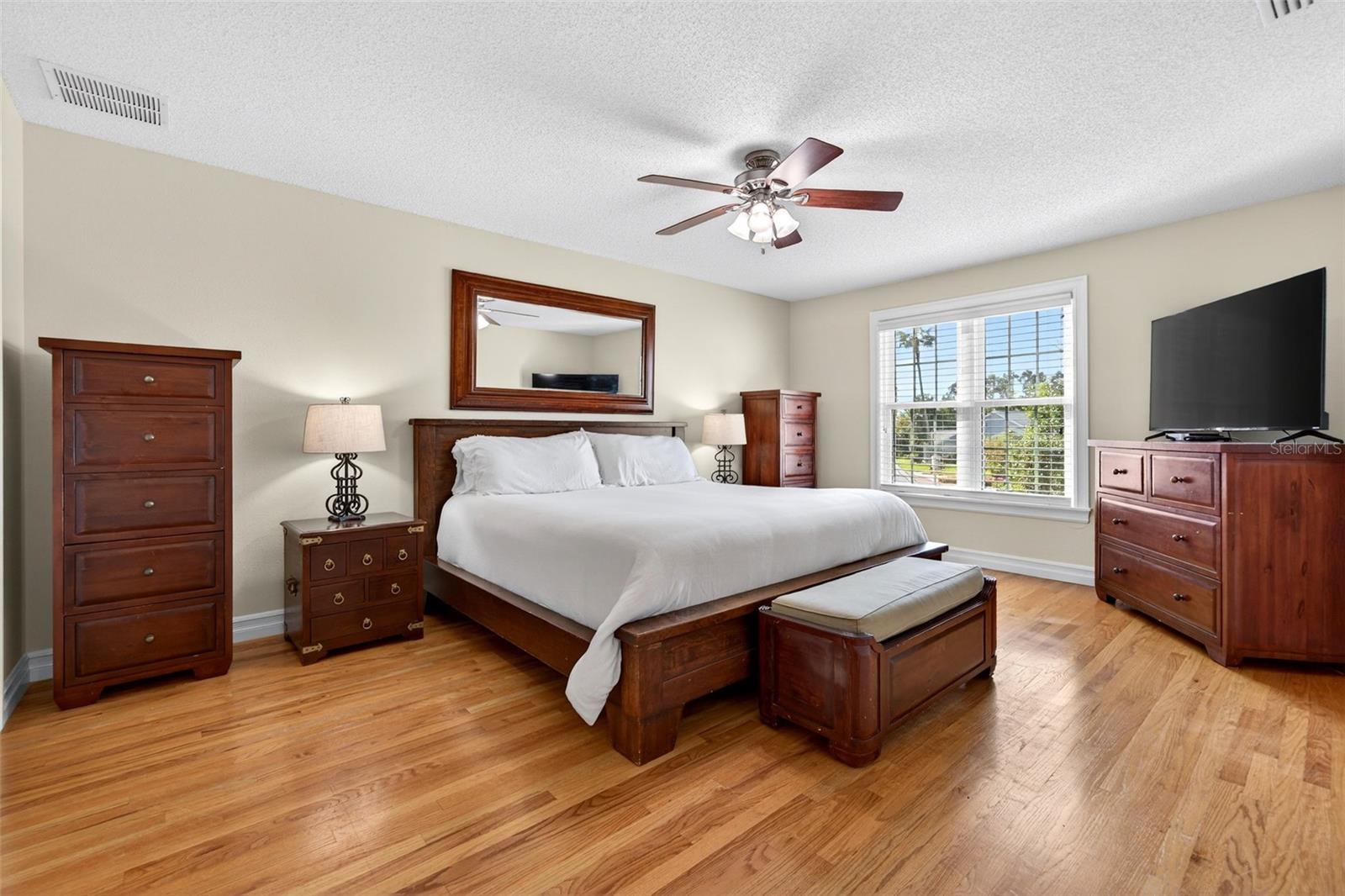 Image 41 of 73 For 3523 52nd Avenue W