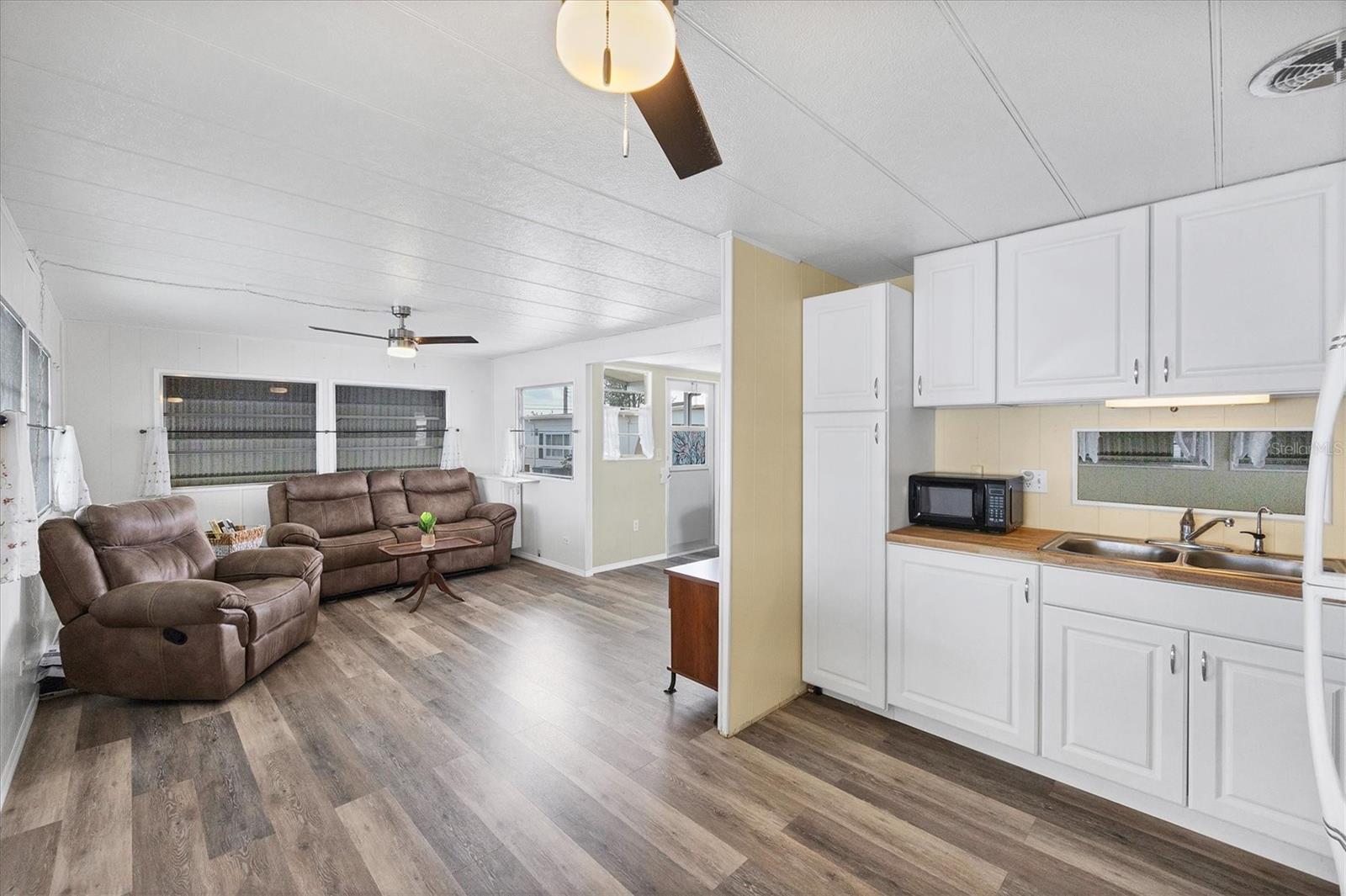 Image 11 of 44 For 4114 10th Street Court E