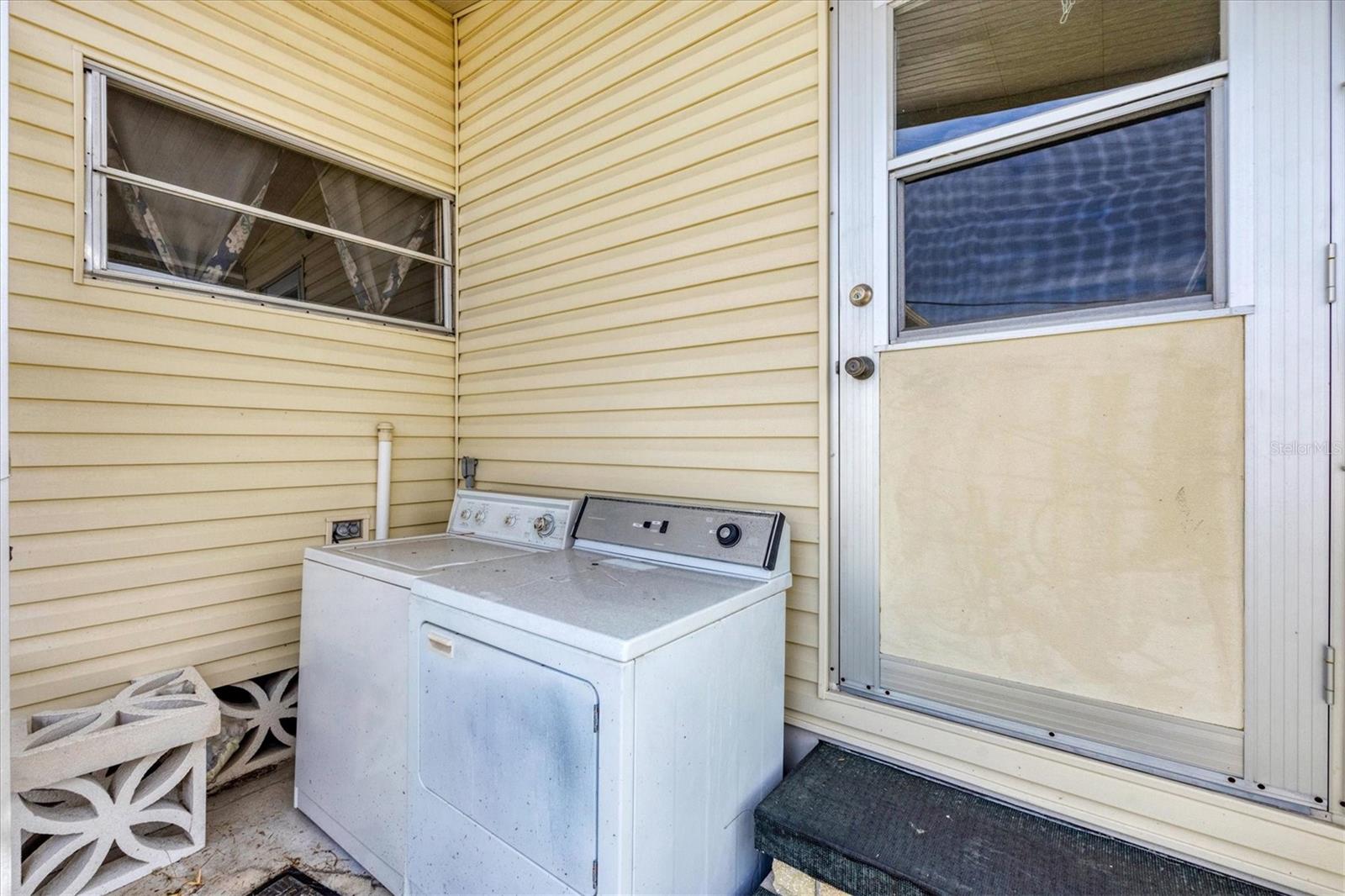 Image 19 of 44 For 4114 10th Street Court E