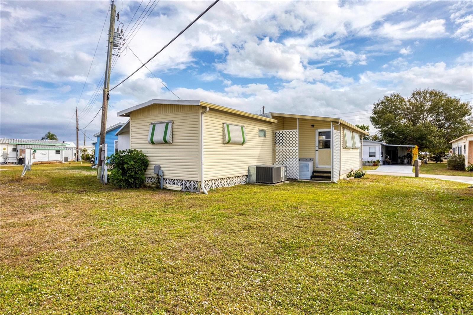 Image 20 of 44 For 4114 10th Street Court E