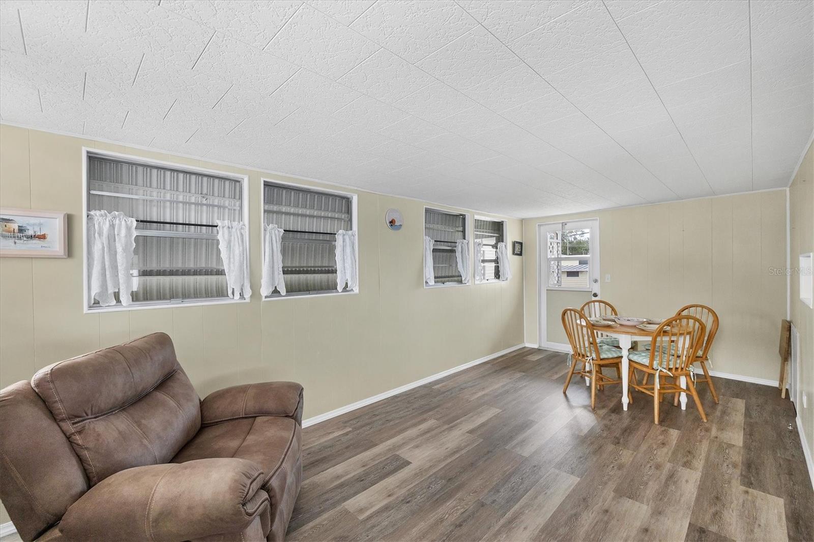 Image 7 of 44 For 4114 10th Street Court E